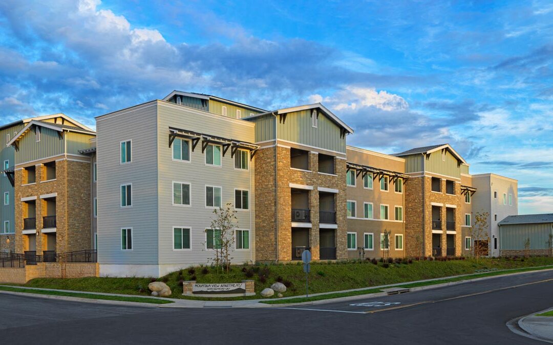 Mountain View apartment community in Lake Forest, California